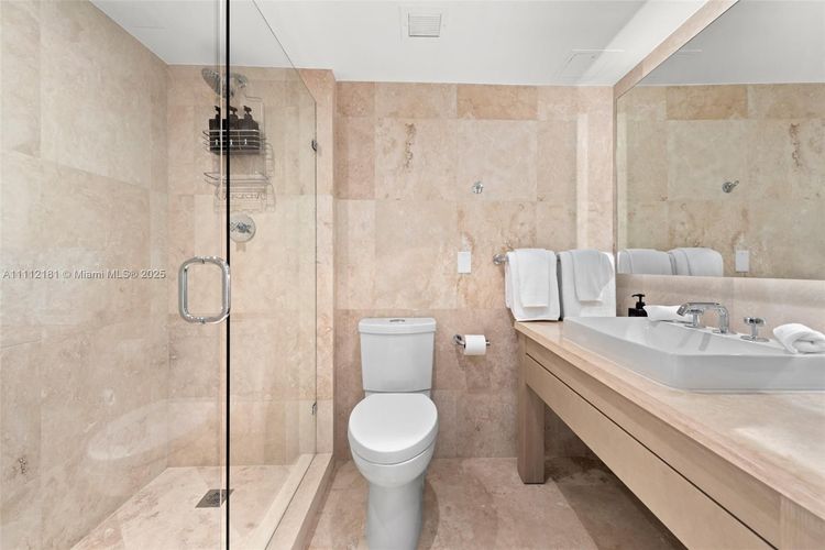 1 Hotel & Homes #1219 image #15