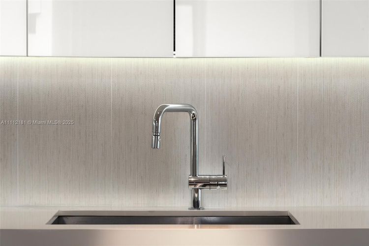 1 Hotel & Homes #1219 image #17