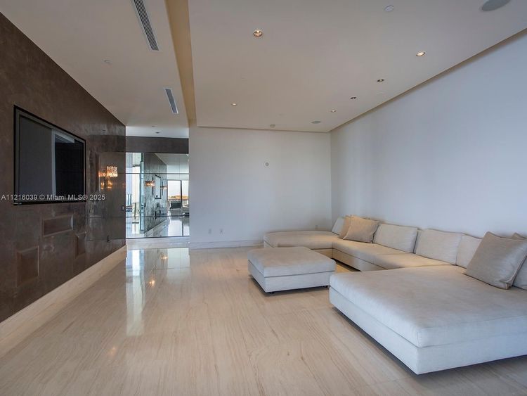 Apogee #1204 image #13