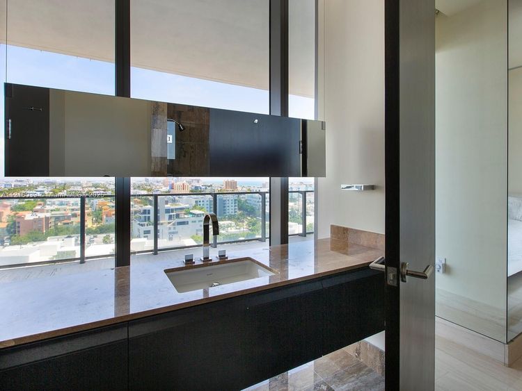 Apogee #1204 image #23