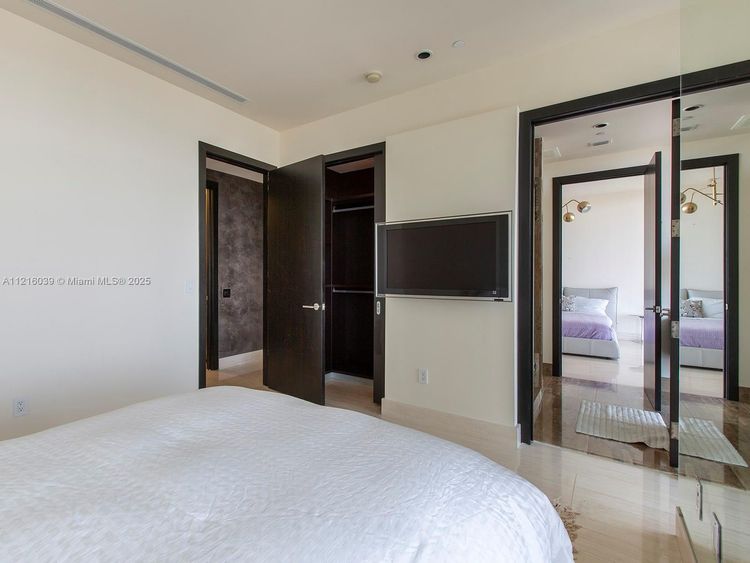 Apogee #1204 image #24