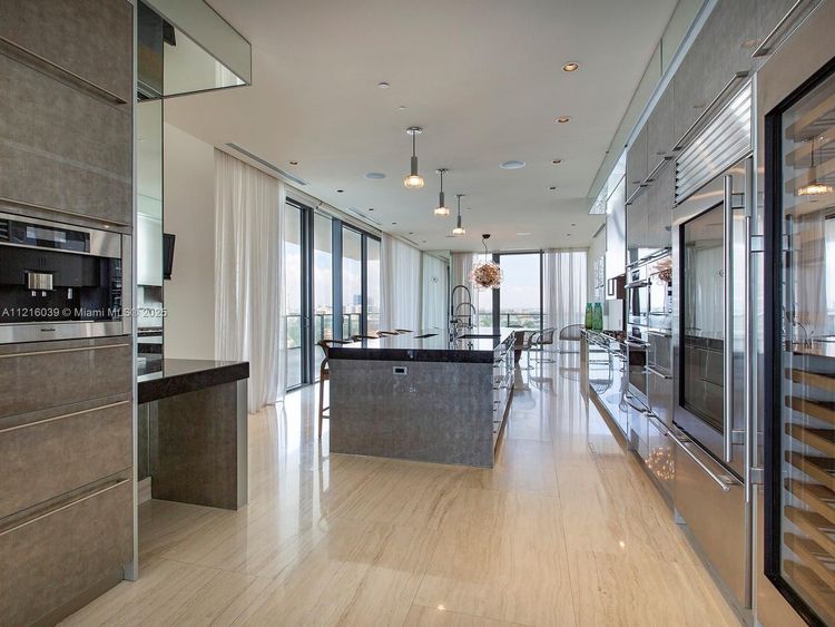 Apogee #1204 image #8