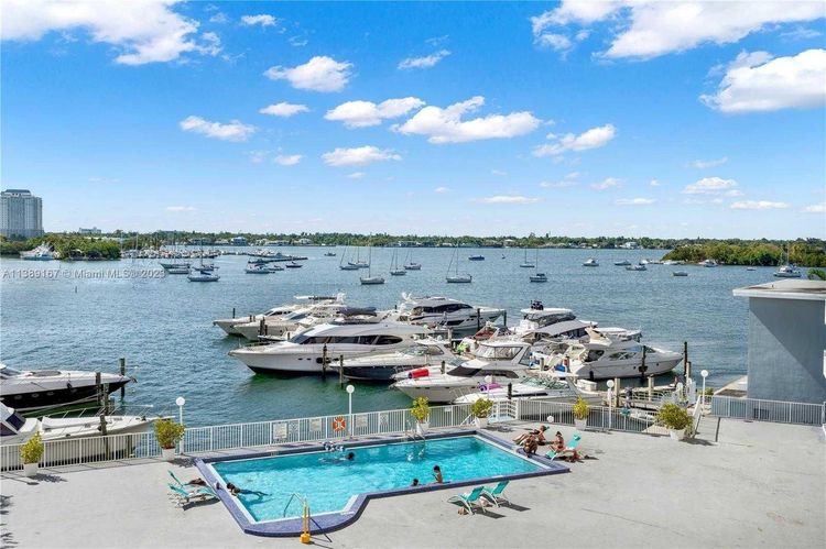 Bayshore Yacht Tennis Club #812 image #22