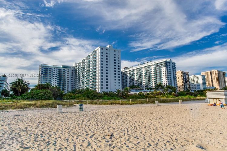 1 Hotel & Homes #1006 image #25