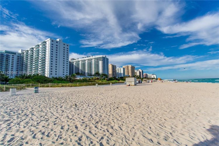 1 Hotel & Homes #1006 image #26