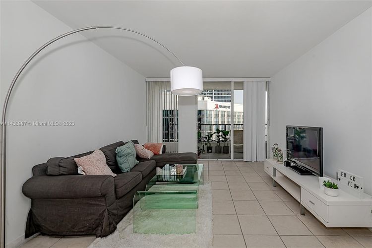 The Venetia #32E image #10