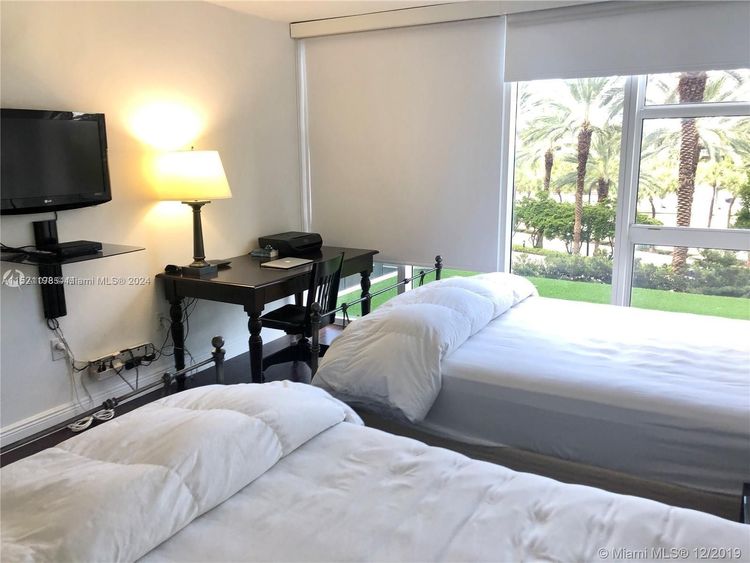 Harbour House #230 image #12