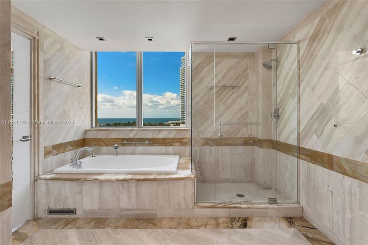 Bentley Beach Hilton #907 image #16