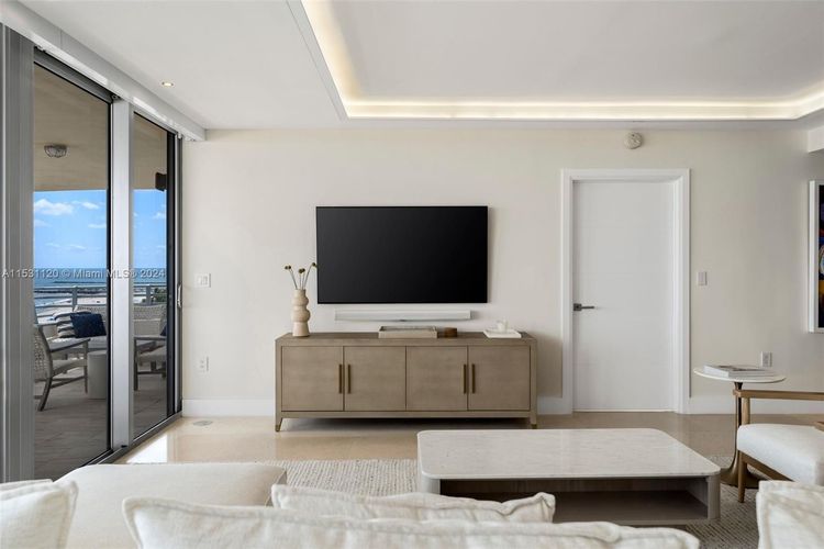 Bentley Beach Hilton #907 image #6