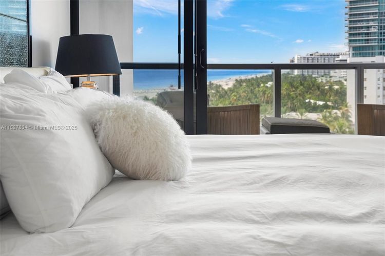 W South Beach #814 image #16