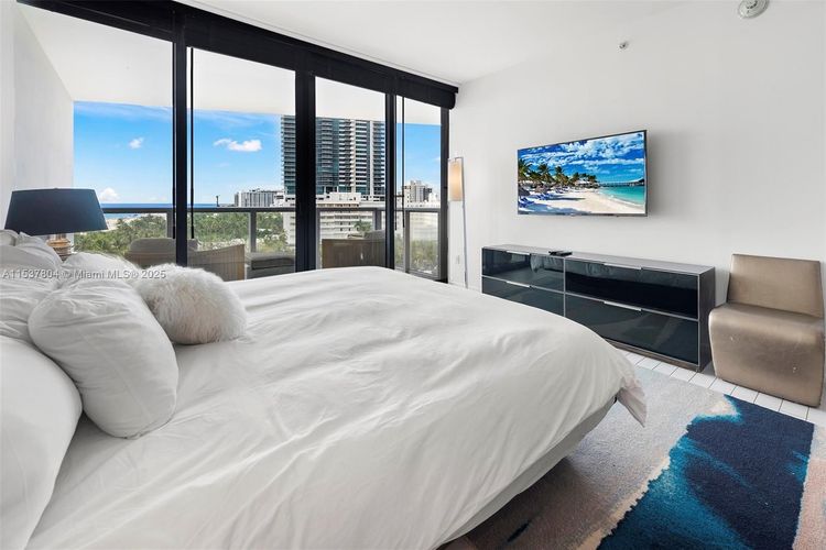 W South Beach #814 image #17