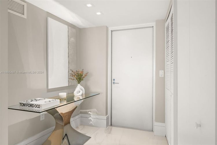 Peloro Miami Beach #308 image #11