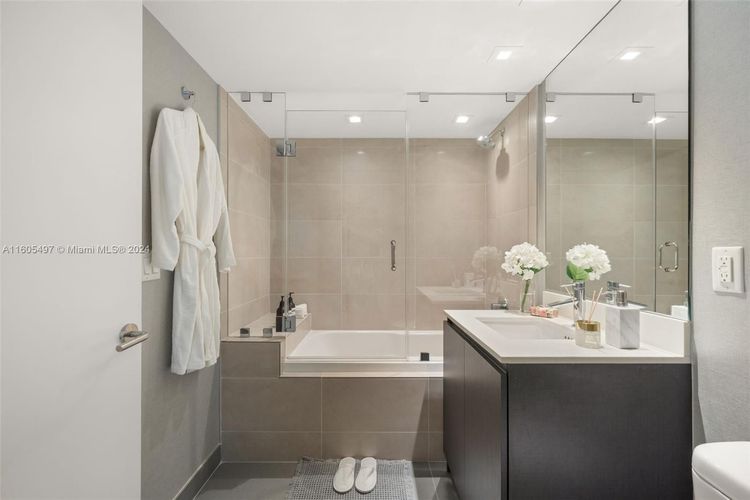 Peloro Miami Beach #308 image #13