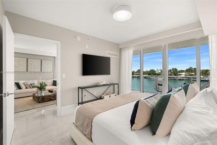 Peloro Miami Beach #308 image #16