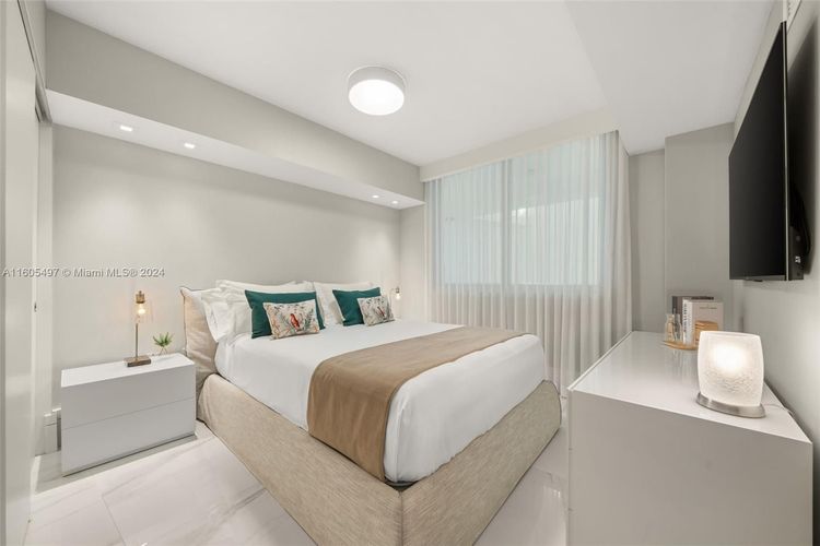 Peloro Miami Beach #308 image #18