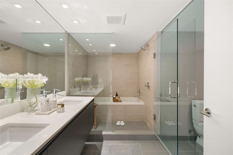 Peloro Miami Beach #308 image #19