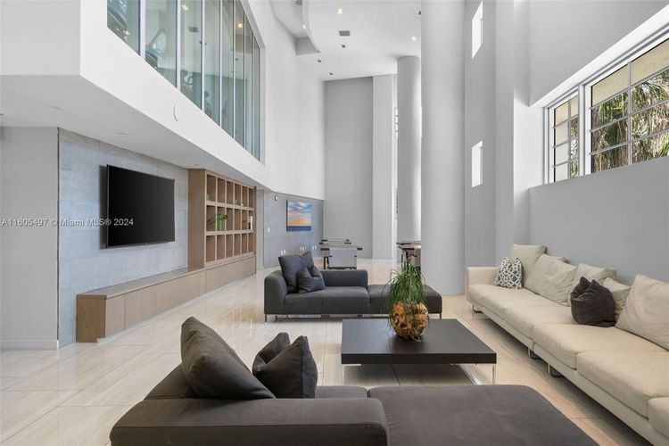 Peloro Miami Beach #308 image #25