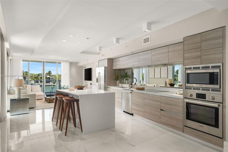 Peloro Miami Beach #308 image #7