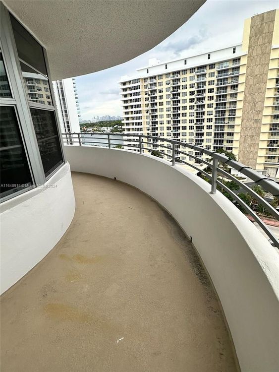 Oceanside Plaza #10B image #11