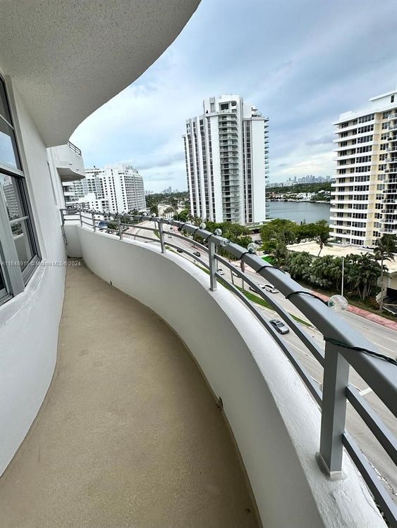 Oceanside Plaza #10B image #13