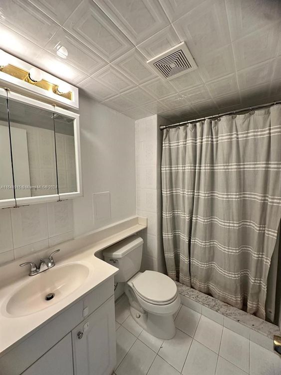 Oceanside Plaza #10B image #15