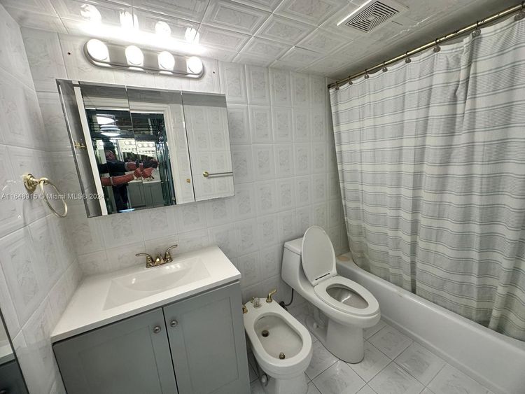 Oceanside Plaza #10B image #28