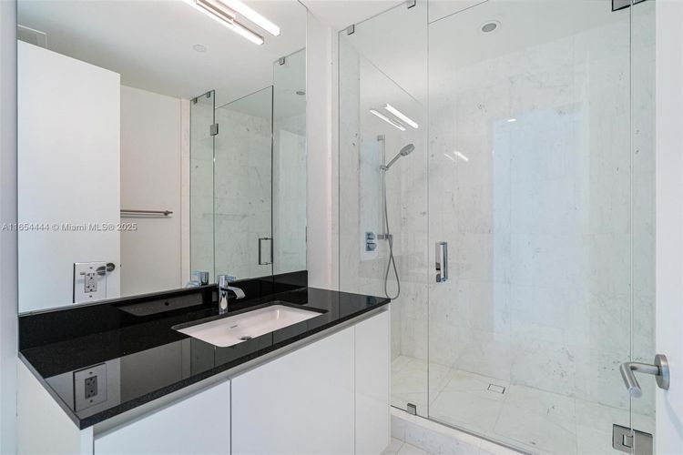 Porsche Design Tower #5001 image #19