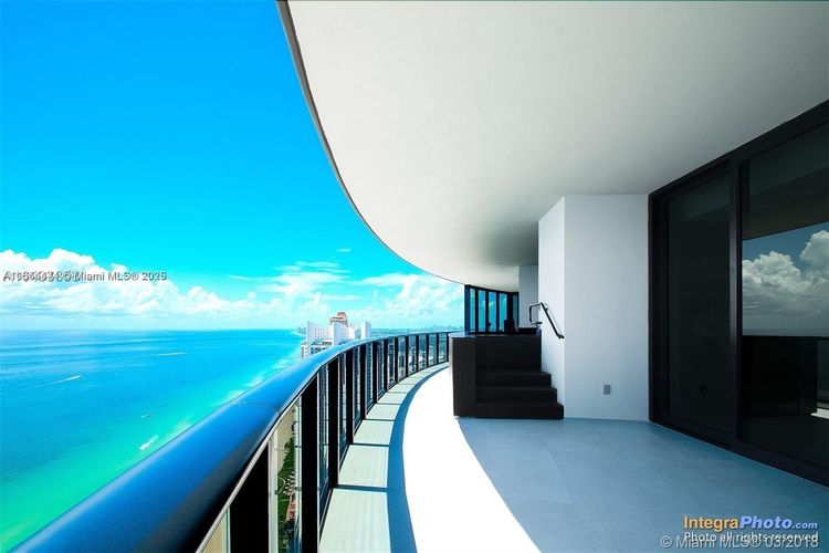 Porsche Design Tower #5001 image #40