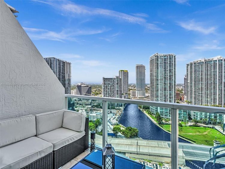 Brickell on the River South #1717 image #11