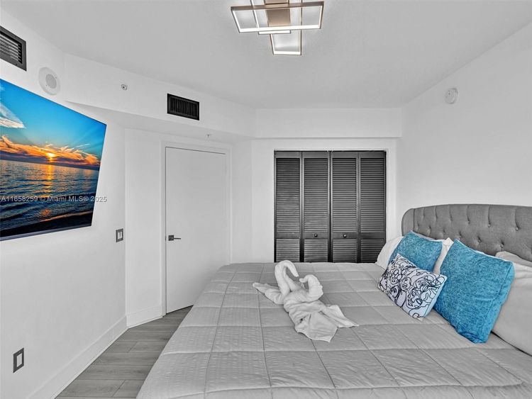 Brickell on the River South #1717 image #14