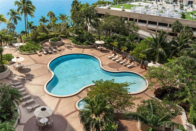 Brickell Key I #A1812 image #12