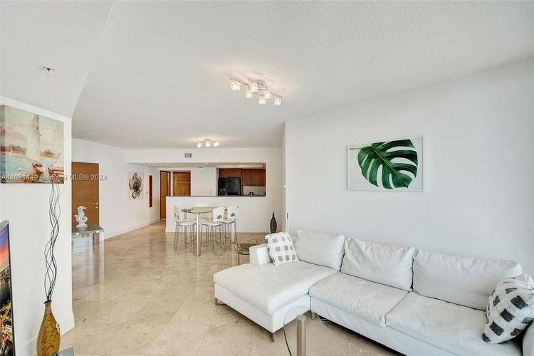 La Perla #3310 image #11