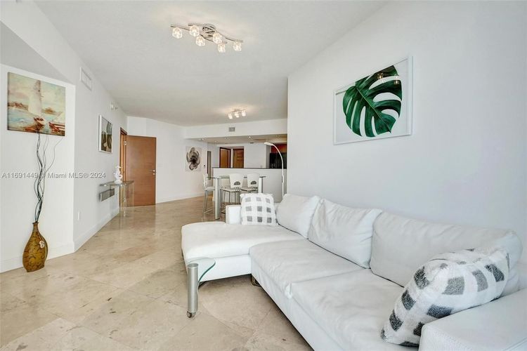 La Perla #3310 image #15