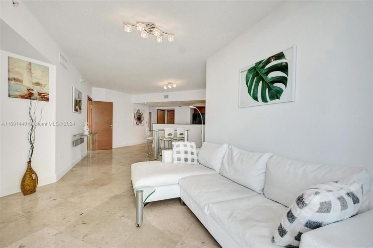 La Perla #3310 image #16