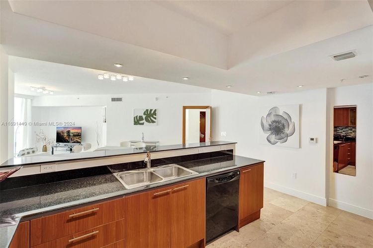 La Perla #3310 image #24