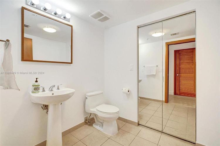 La Perla #3310 image #26