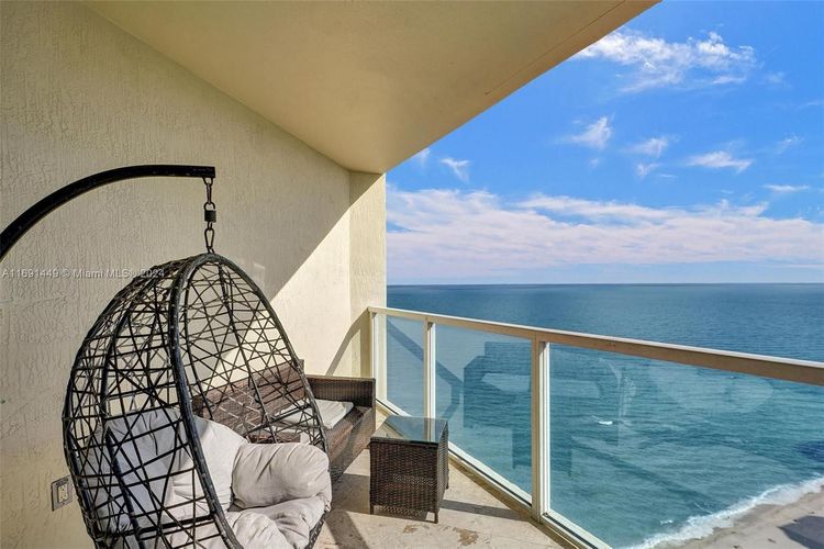 La Perla #3310 image #28