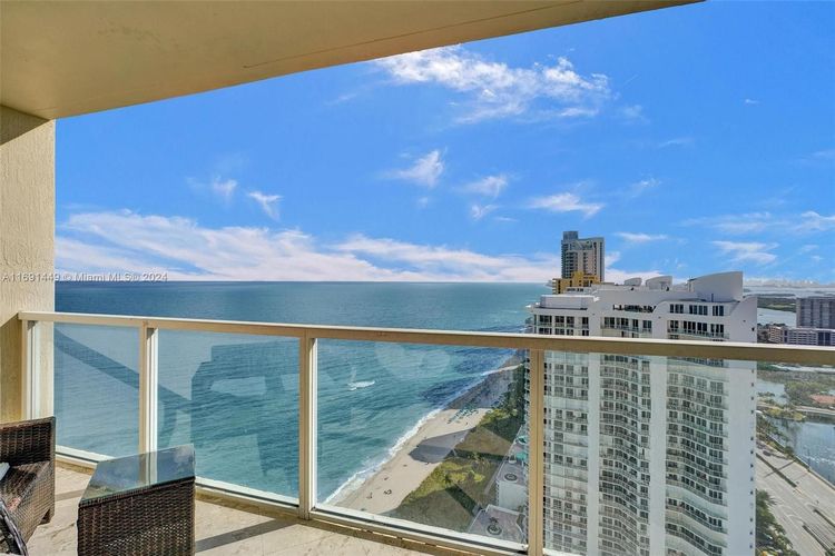 La Perla #3310 image #30