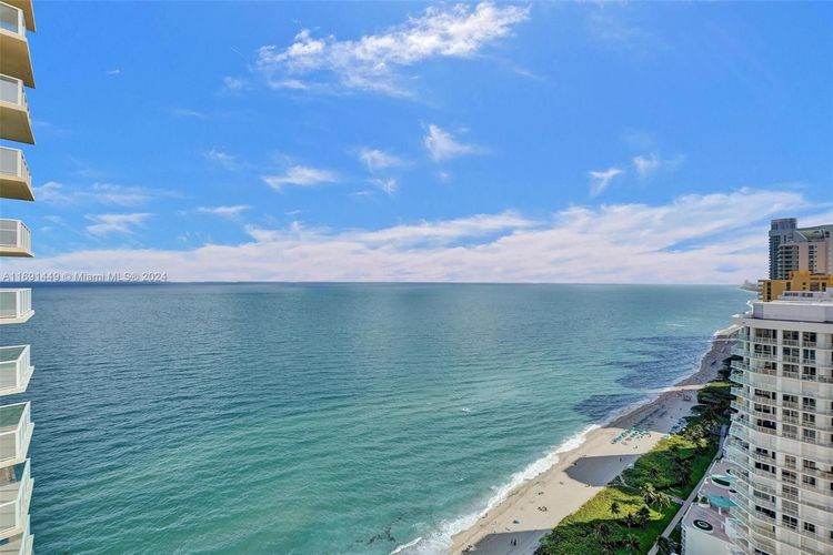 La Perla #3310 image #35