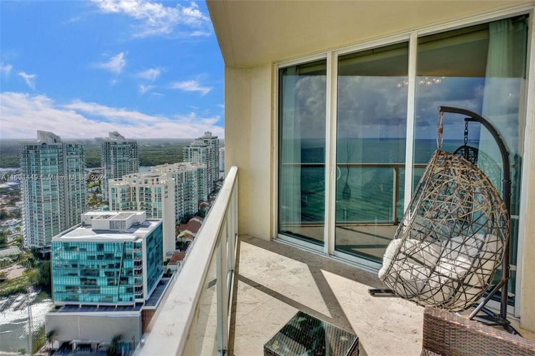 La Perla #3310 image #36