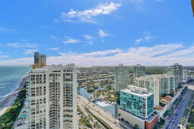 La Perla #3310 image #39