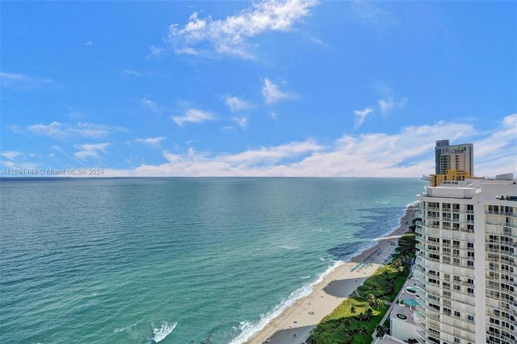 La Perla #3310 image #40