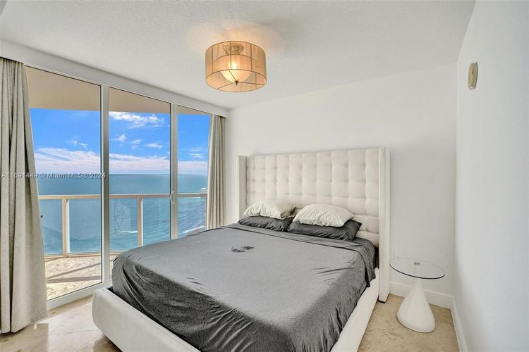 La Perla #3310 image #43