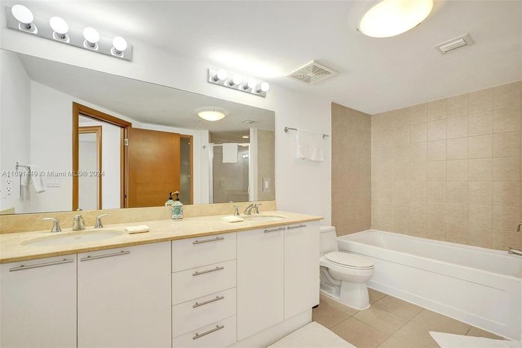 La Perla #3310 image #50