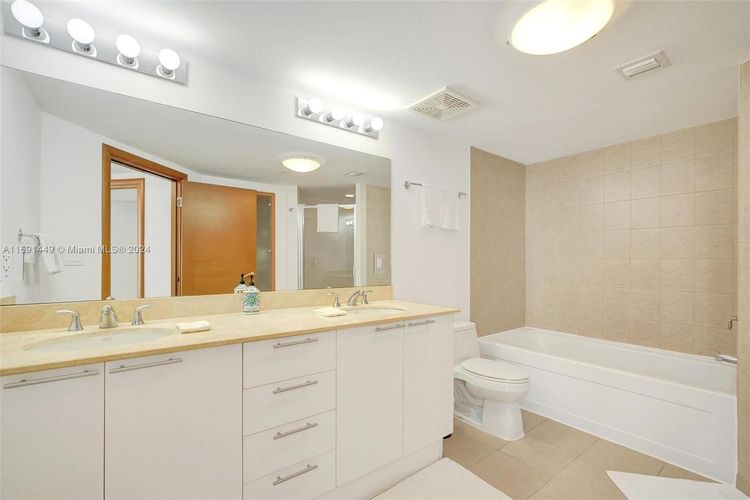 La Perla #3310 image #51