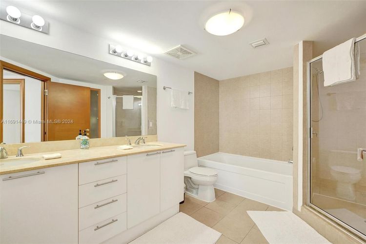 La Perla #3310 image #52