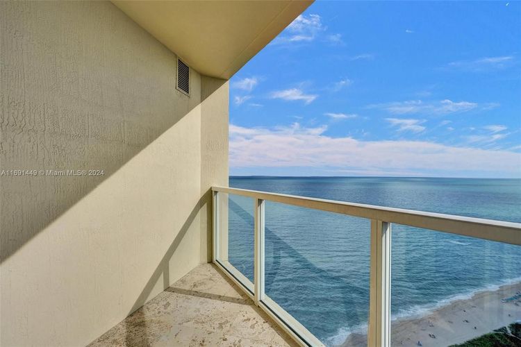 La Perla #3310 image #58