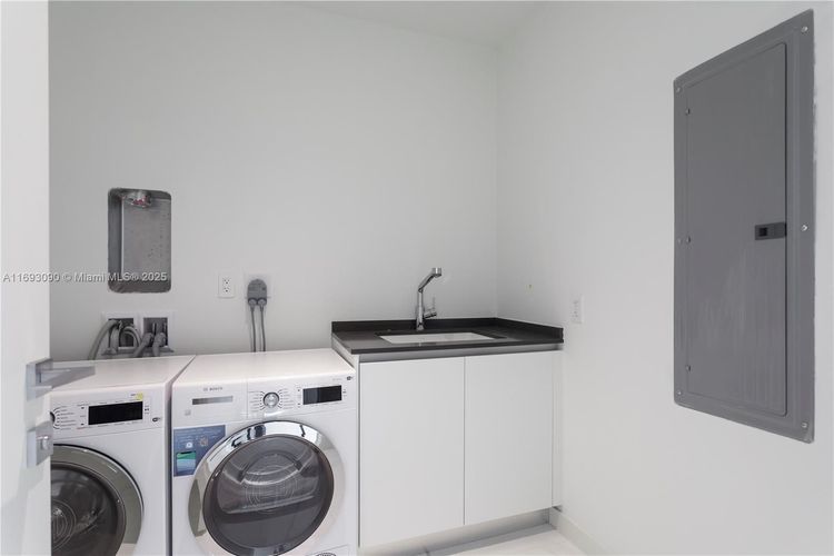 Aston Martin Residences #3307 image #34