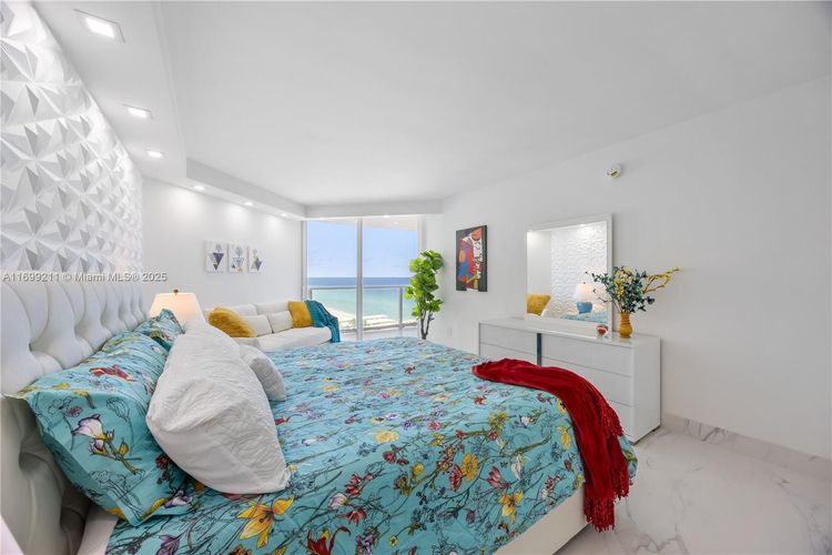 Oceania II #1126 image #12