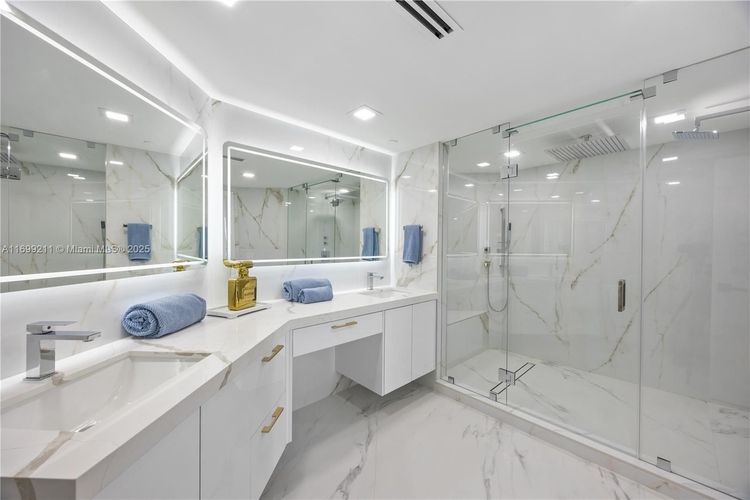 Oceania II #1126 image #15